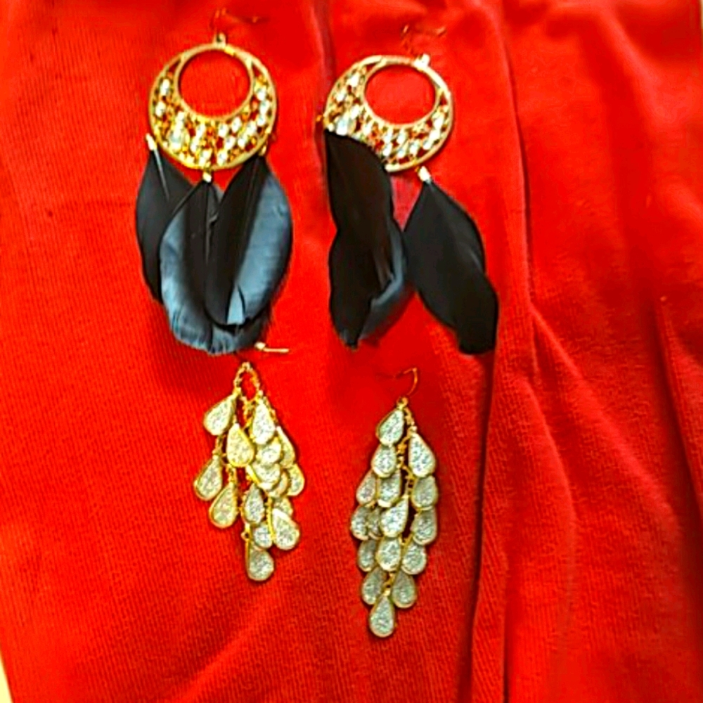 Fun, sparkly gold/rhinestone costume earrings